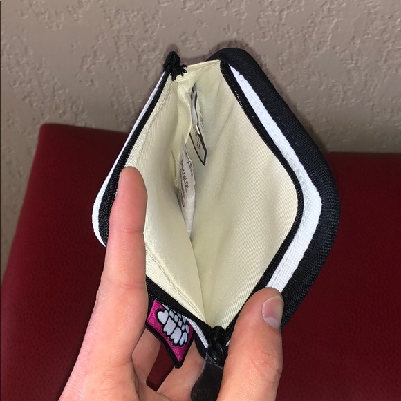 Jump From Paper Backpack & Matching Wallet - Picture 7 of 8